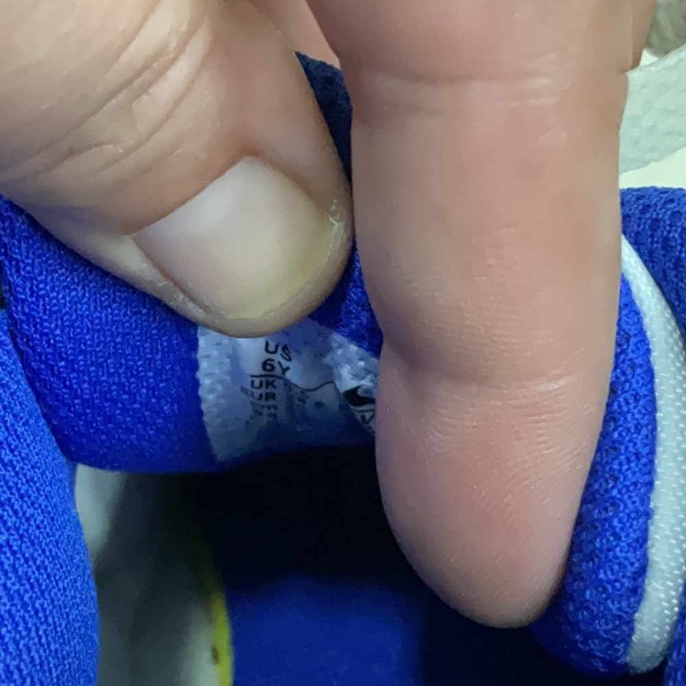 EUC Boys nike air max sneakers - Picture 6 of 6